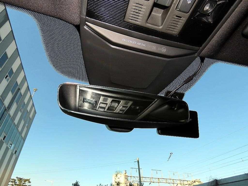 폭스바겐 아테온 2.0 TDI R-LINE 4모션 이미지 17