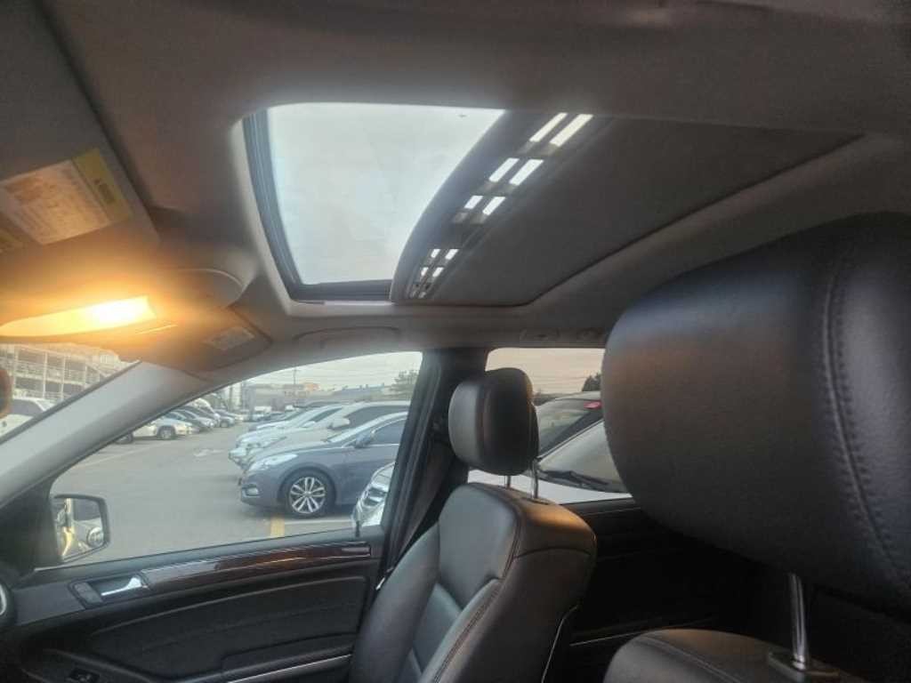벤츠 M 클래스 M클래스 ML350 블루텍 4Matic 이미지 10