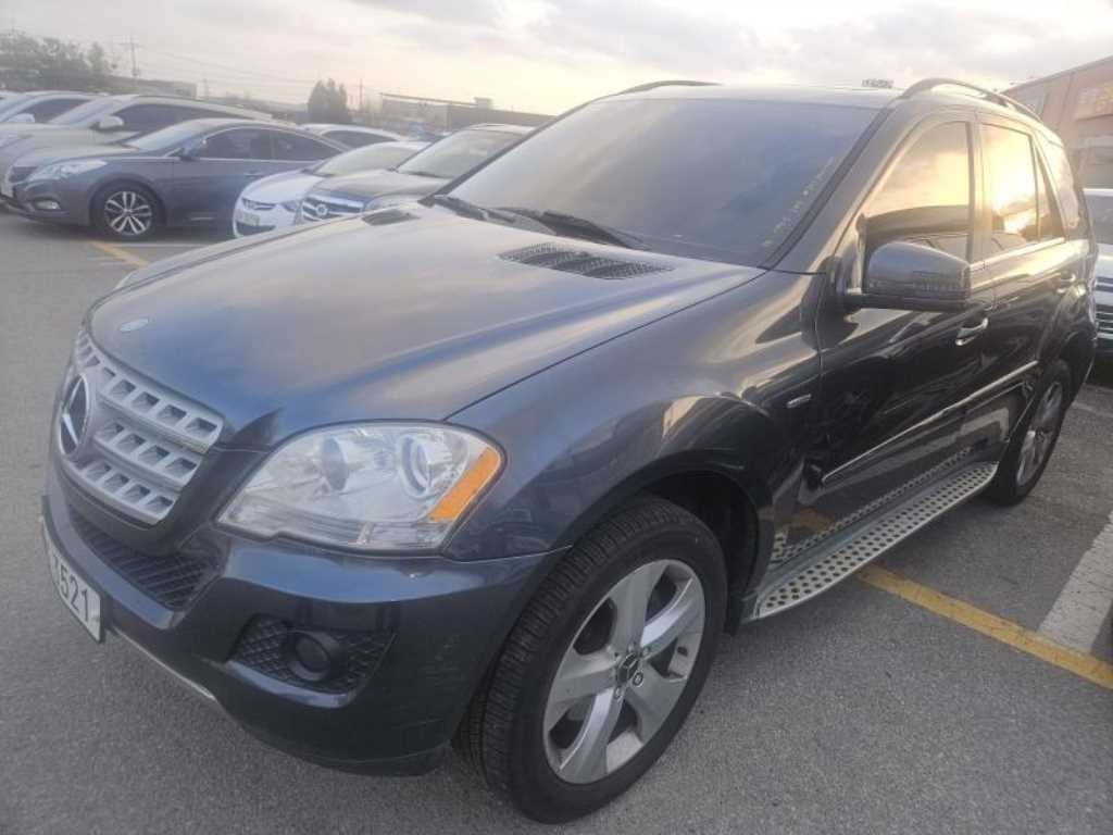 벤츠 M 클래스 M클래스 ML350 블루텍 4Matic 이미지 3