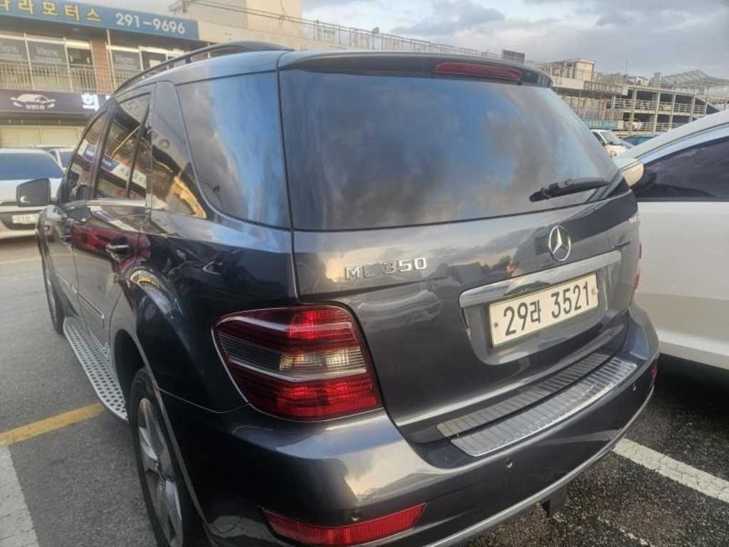 벤츠 M 클래스 M클래스 ML350 블루텍 4Matic 이미지 6