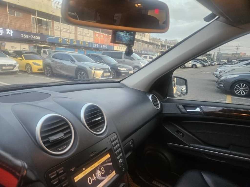 벤츠 M 클래스 M클래스 ML350 블루텍 4Matic 이미지 9