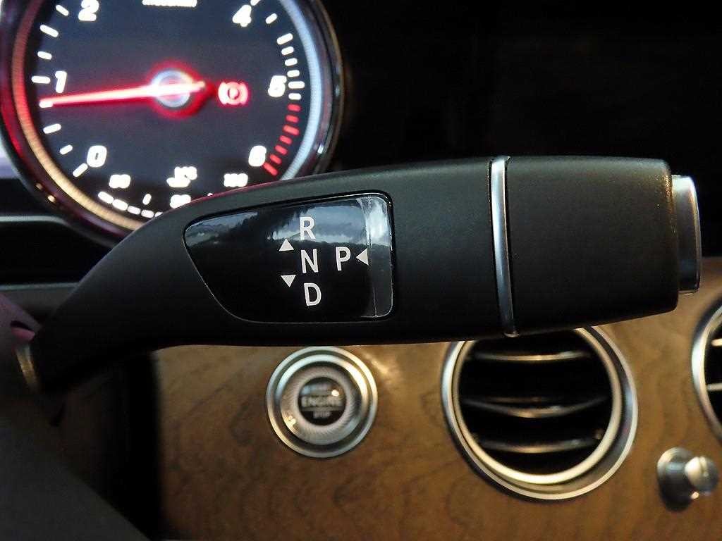 벤츠 E 클래스 E-클래스 W213 E220d 익스클루시브 이미지 12
