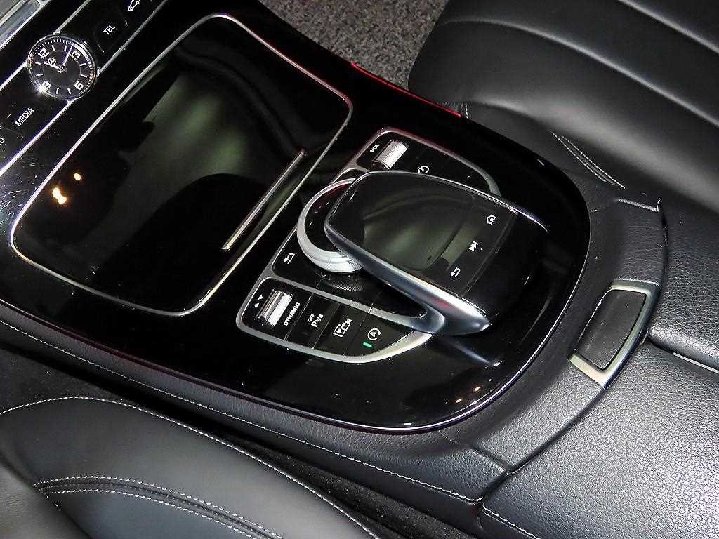 벤츠 E 클래스 E-클래스 W213 E220d 익스클루시브 이미지 13
