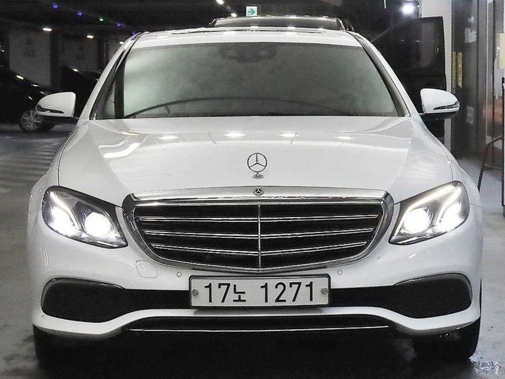 벤츠 E 클래스 E-클래스 W213 E220d 익스클루시브 이미지 2