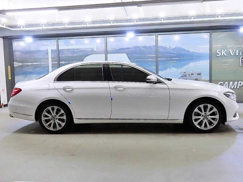 벤츠 E 클래스 E-클래스 W213 E220d 익스클루시브 이미지 3