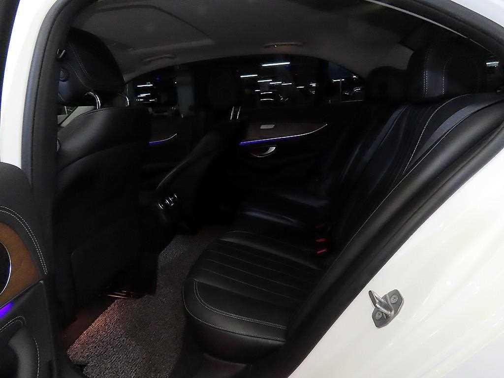 벤츠 E 클래스 E-클래스 W213 E220d 익스클루시브 이미지 7