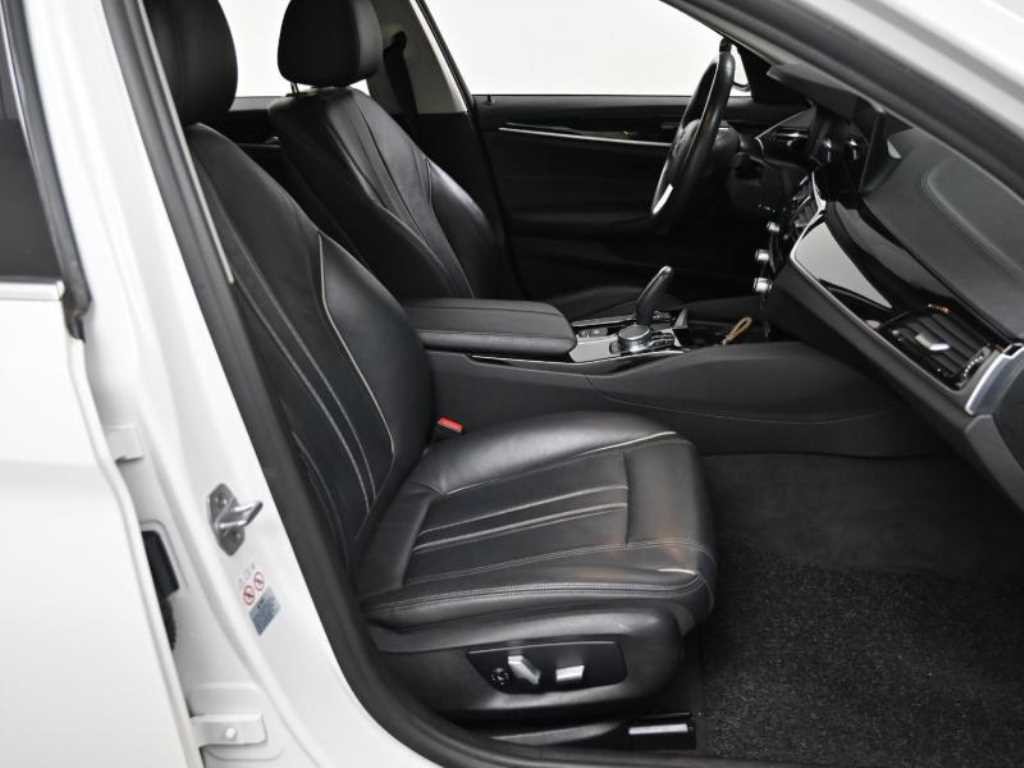 BMW 5시리즈 5시리즈 (G30) 520i 럭셔리 이미지 10