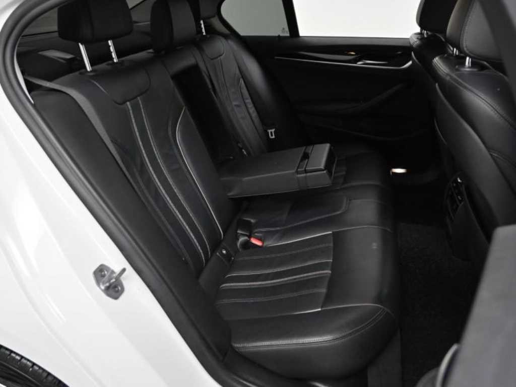 BMW 5시리즈 5시리즈 (G30) 520i 럭셔리 이미지 12