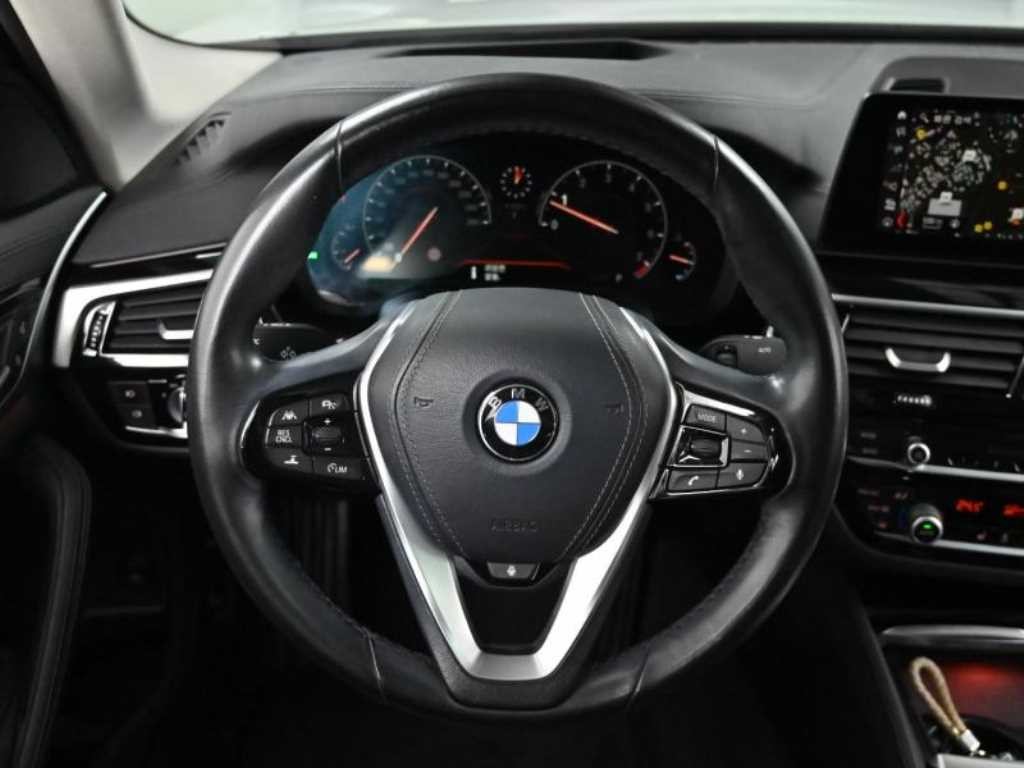 BMW 5시리즈 5시리즈 (G30) 520i 럭셔리 이미지 13