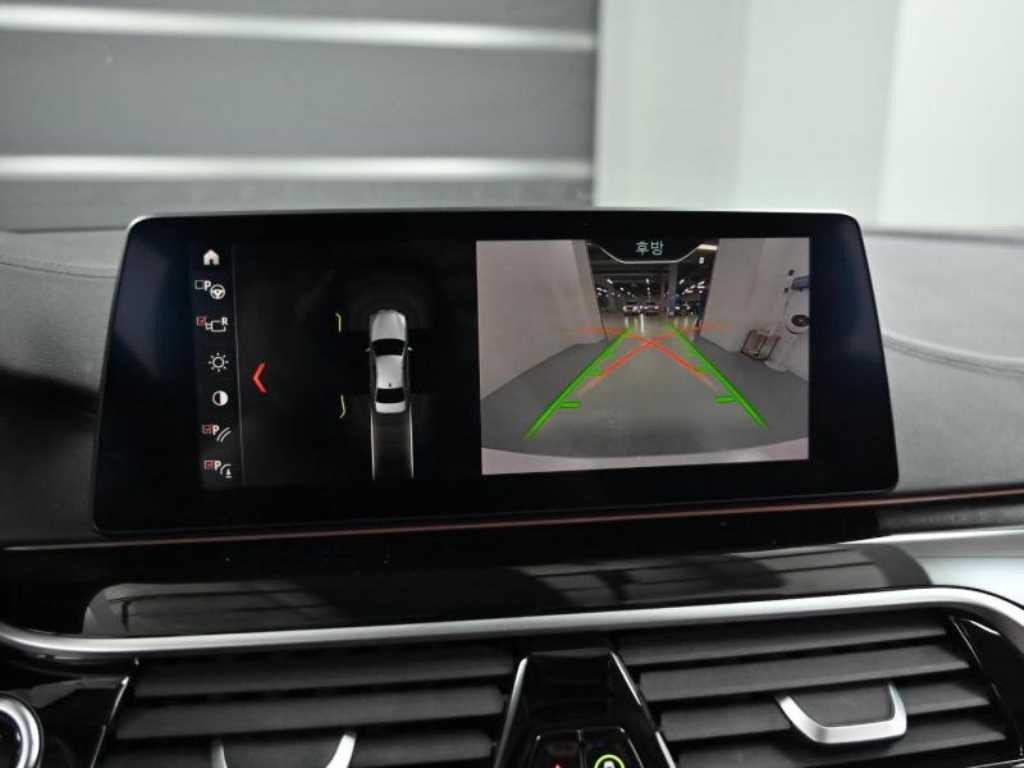 BMW 5시리즈 5시리즈 (G30) 520i 럭셔리 이미지 15