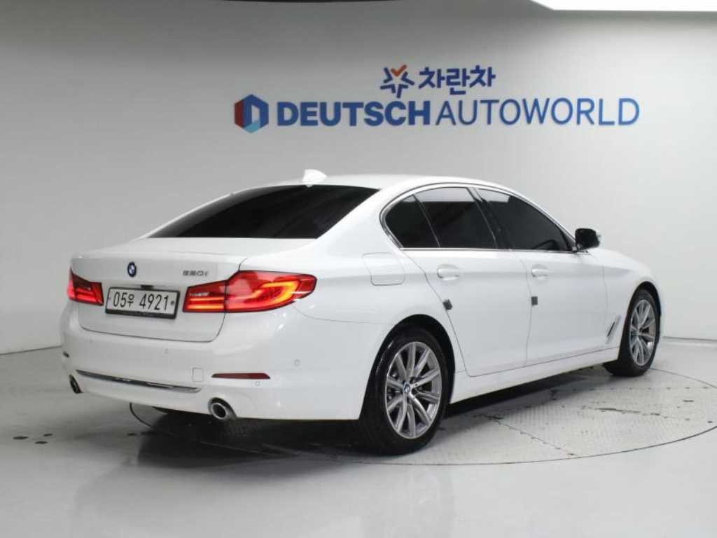 BMW 5시리즈 5시리즈 (G30) 520i 럭셔리 이미지 2