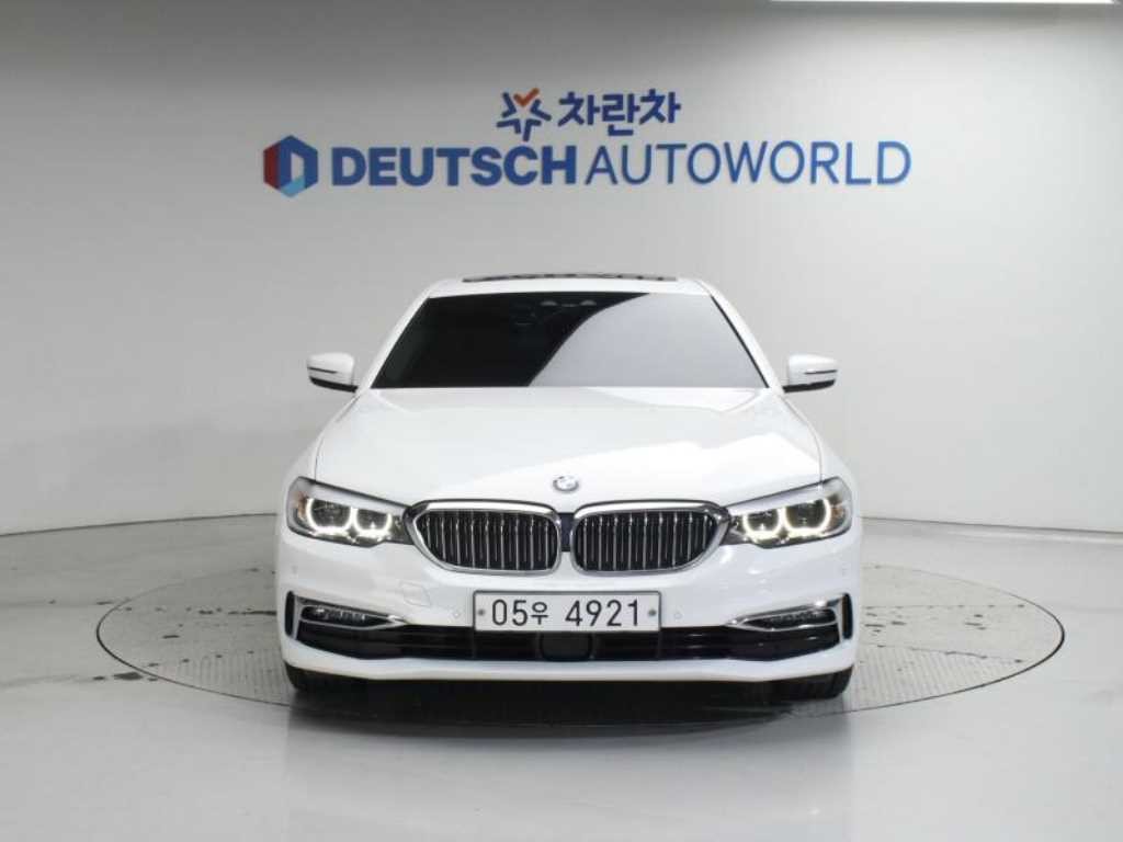 BMW 5시리즈 5시리즈 (G30) 520i 럭셔리 이미지 3