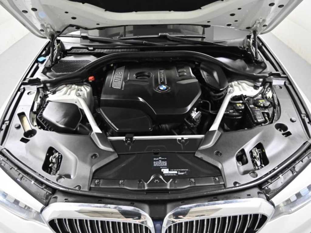 BMW 5시리즈 5시리즈 (G30) 520i 럭셔리 이미지 6