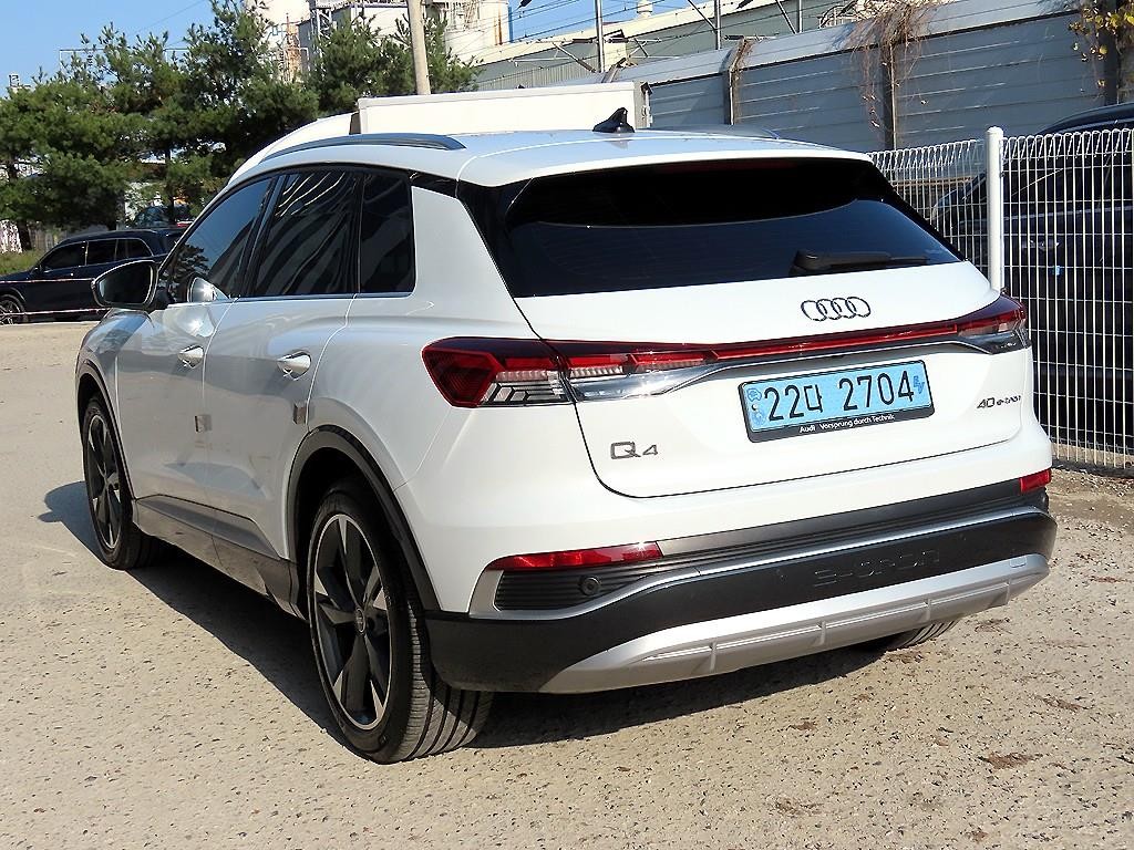 아우디 Q4 Q4 e-트론 40 프리미엄 이미지 3