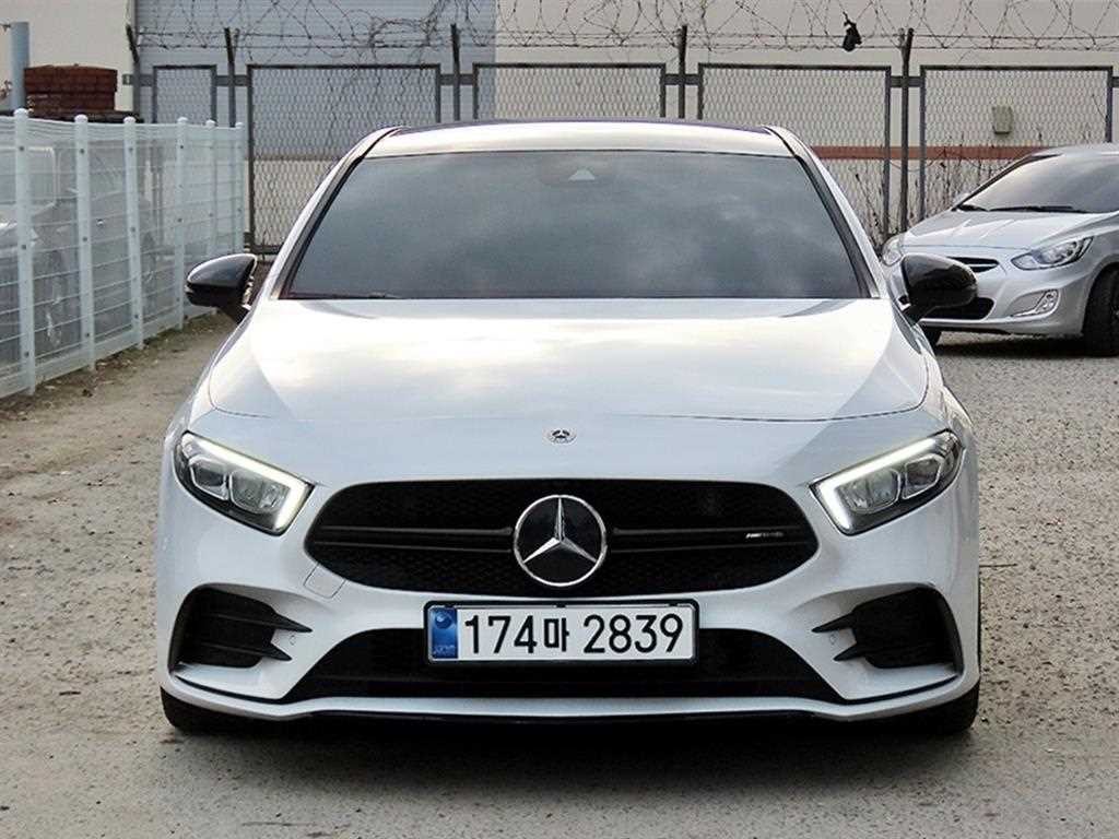 벤츠 A 클래스 A클래스 W177 AMG A35 4MATIC 세단 이미지 1