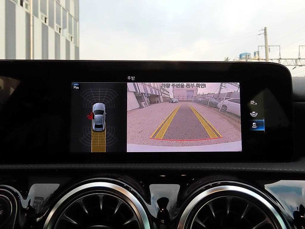 벤츠 A 클래스 A클래스 W177 AMG A35 4MATIC 세단 이미지 15