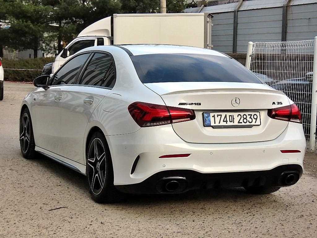 벤츠 A 클래스 A클래스 W177 AMG A35 4MATIC 세단 이미지 3