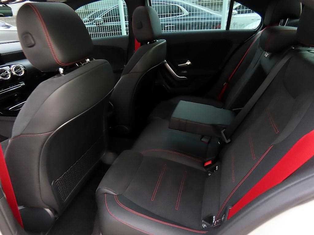 벤츠 A 클래스 A클래스 W177 AMG A35 4MATIC 세단 이미지 6