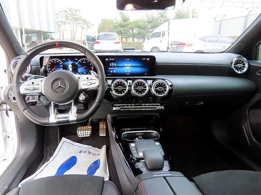 벤츠 A 클래스 A클래스 W177 AMG A35 4MATIC 세단 이미지 7