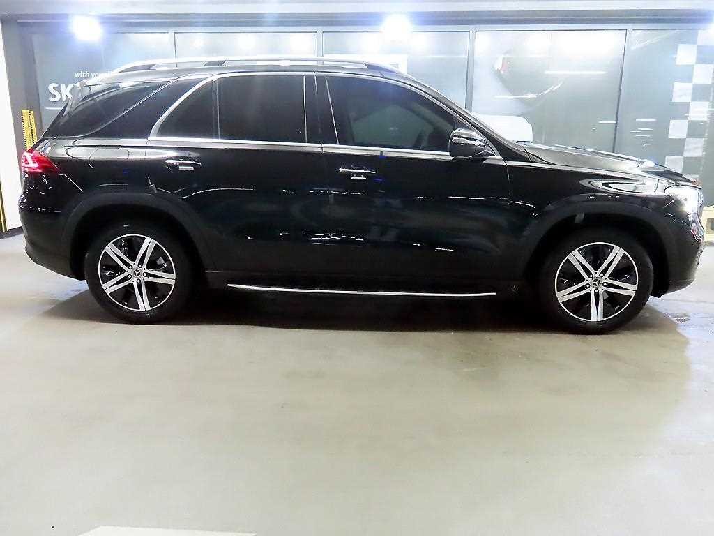 벤츠 GLE 클래스 GLE 클래스 W167 GLE 300d 4MATIC 이미지 3
