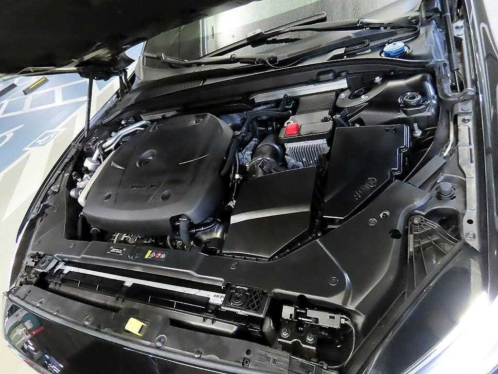 볼보 V60 V60 크로스 컨트리 2세대 2.0 T5 프로 AWD 이미지 19