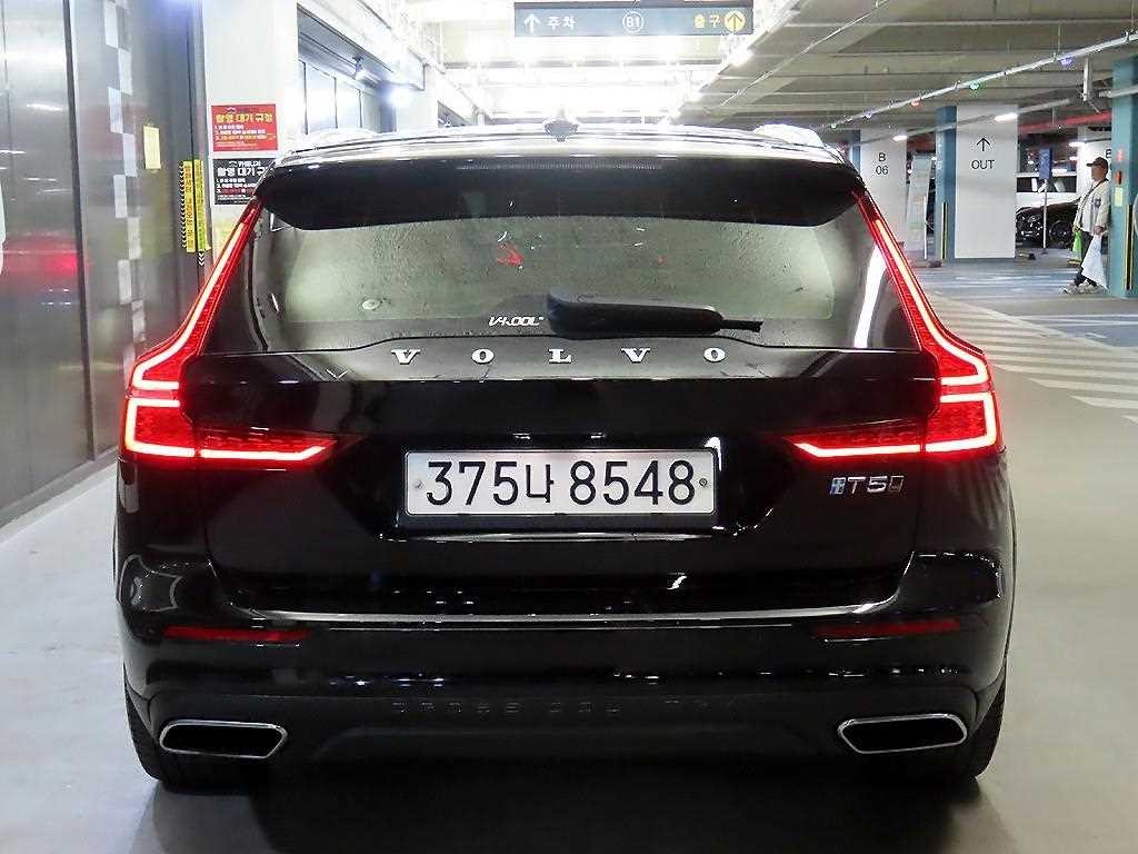 볼보 V60 V60 크로스 컨트리 2세대 2.0 T5 프로 AWD 이미지 5
