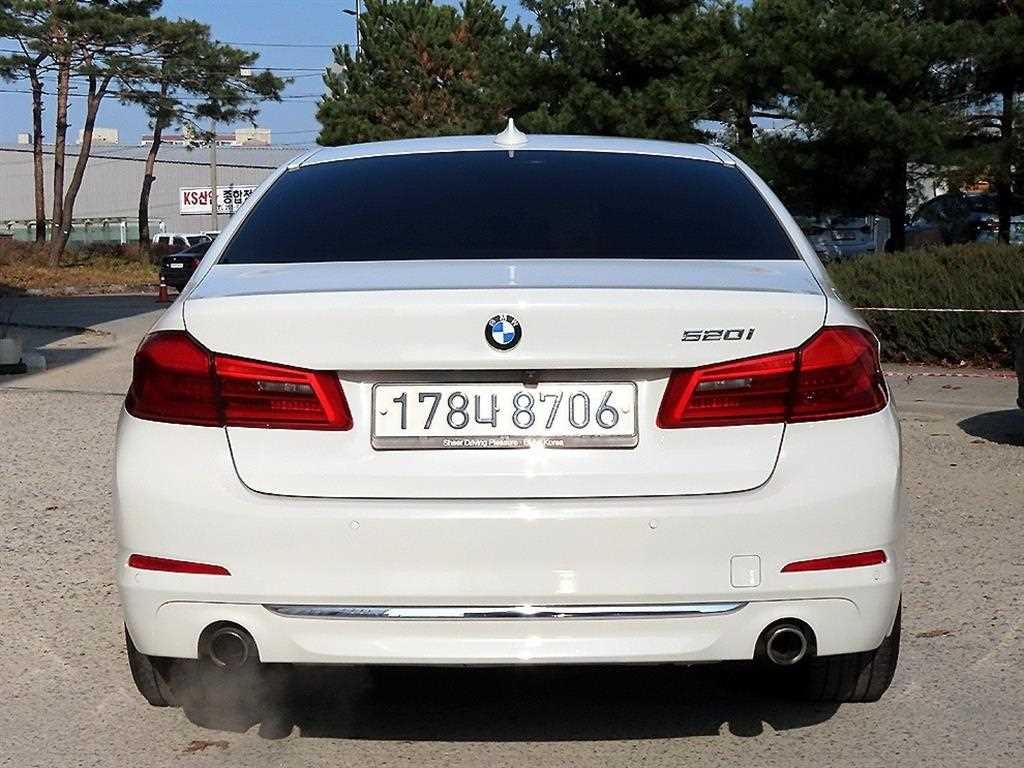 BMW 5시리즈 5시리즈 (G30) 520i 럭셔리 이미지 4