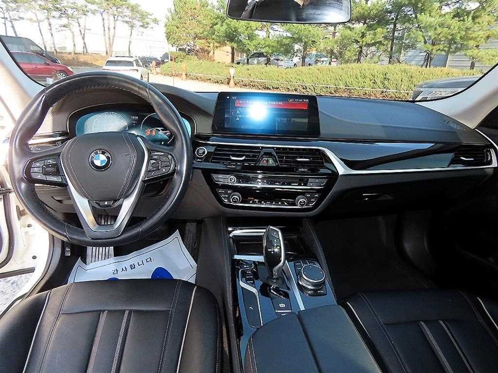 BMW 5시리즈 5시리즈 (G30) 520i 럭셔리 이미지 7
