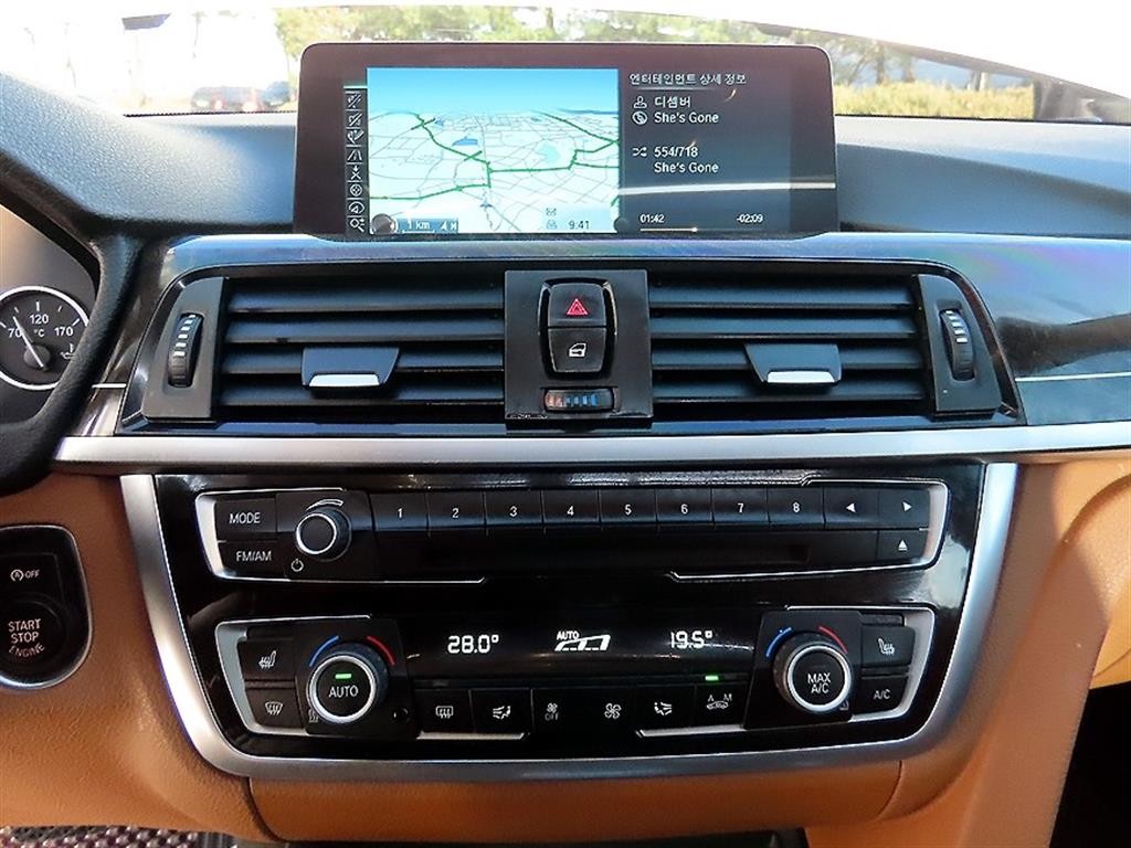 BMW 4시리즈 4시리즈 (F32) 420i 그란쿠페 럭셔리 이미지 14