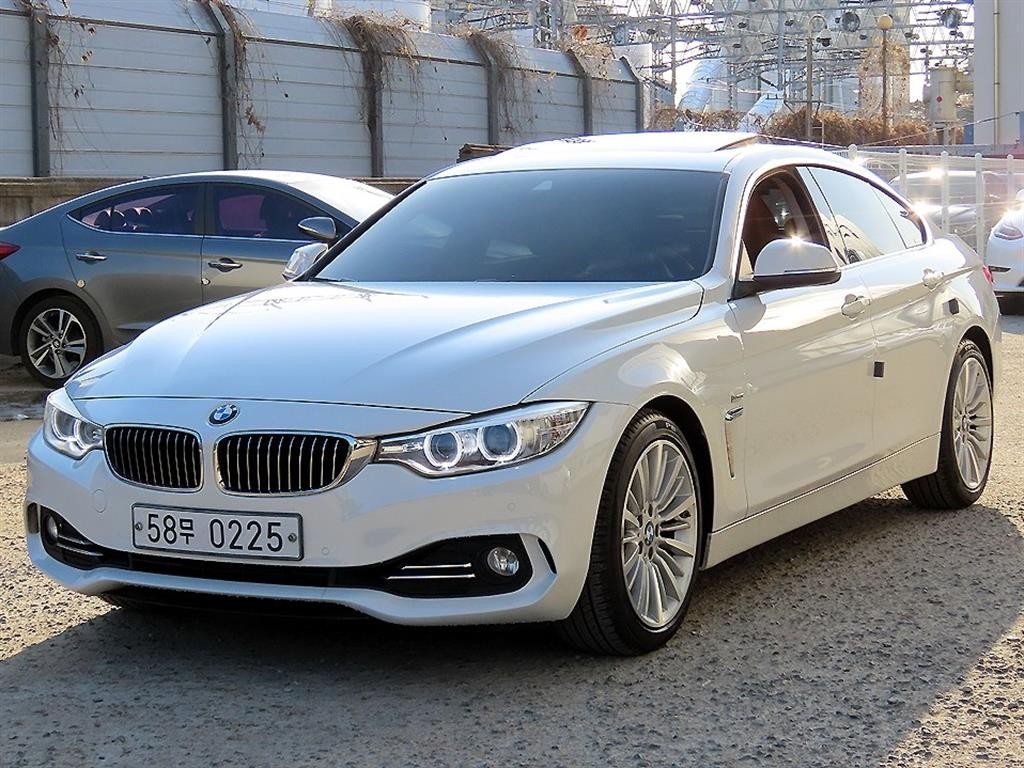 BMW 4시리즈 4시리즈 (F32) 420i 그란쿠페 럭셔리 이미지 2
