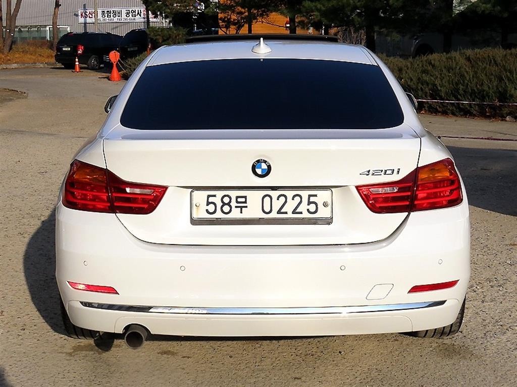 BMW 4시리즈 4시리즈 (F32) 420i 그란쿠페 럭셔리 이미지 4