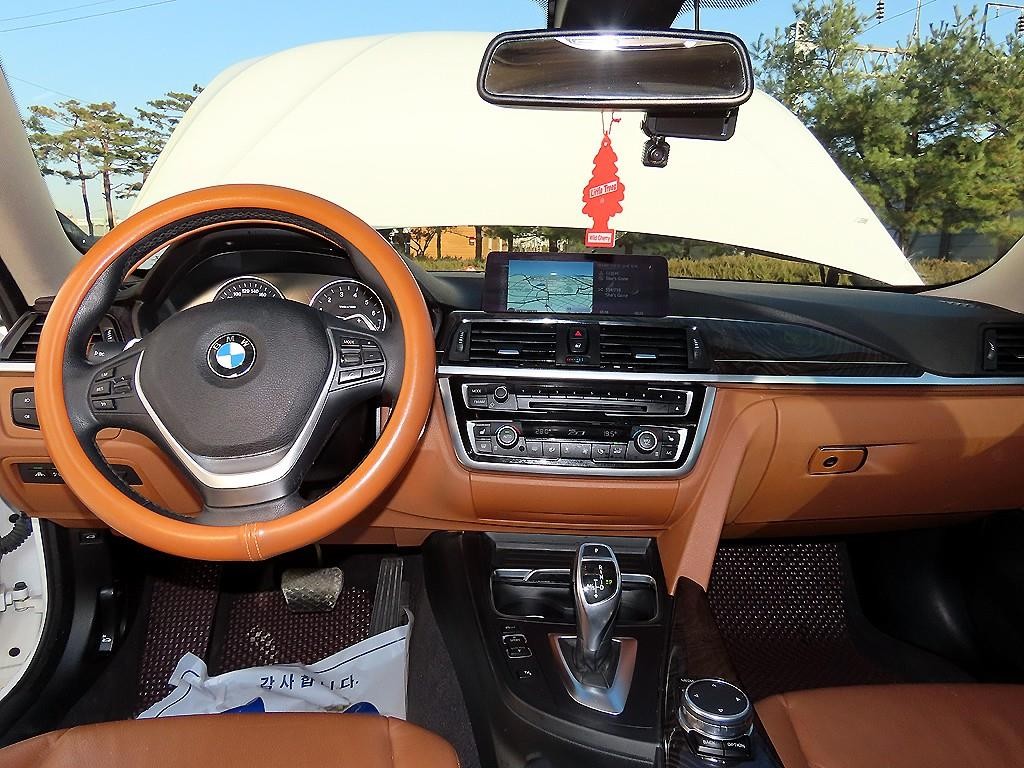 BMW 4시리즈 4시리즈 (F32) 420i 그란쿠페 럭셔리 이미지 7