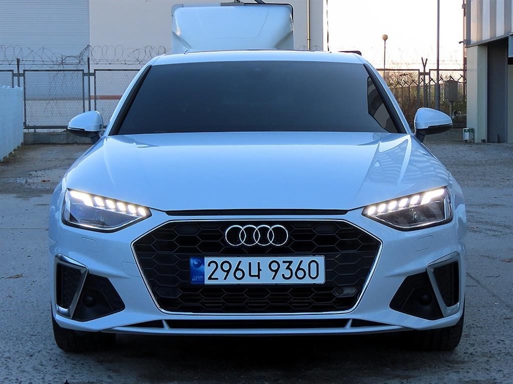 아우디 A4 A4 (B9) 40 TFSI 프리미엄 이미지 1