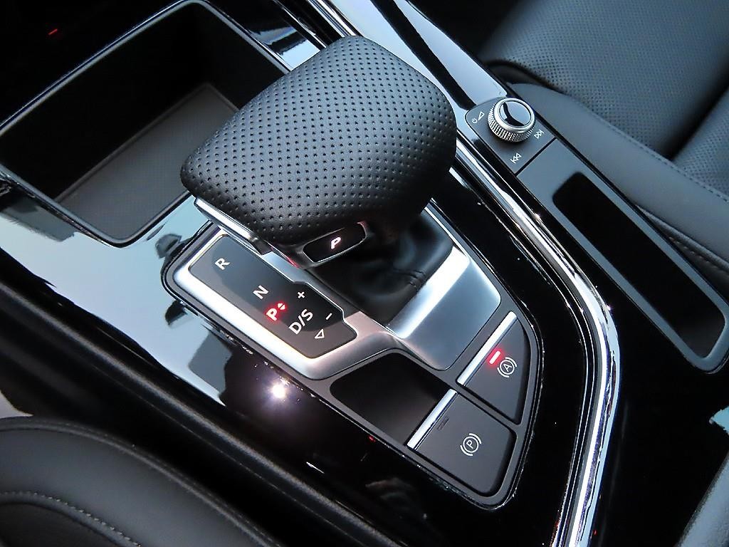 아우디 A4 A4 (B9) 40 TFSI 프리미엄 이미지 11