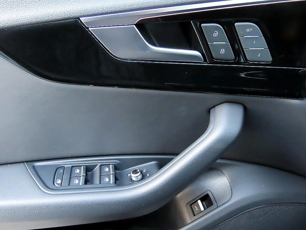 아우디 A4 A4 (B9) 40 TFSI 프리미엄 이미지 12