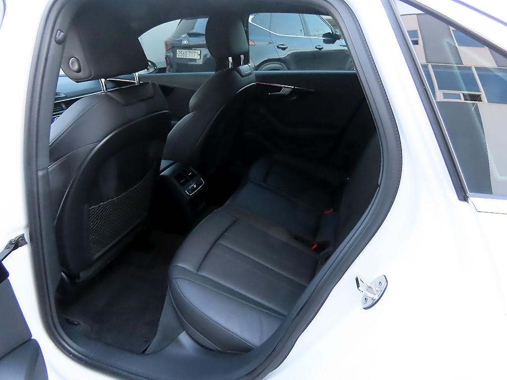 아우디 A4 A4 (B9) 40 TFSI 프리미엄 이미지 6