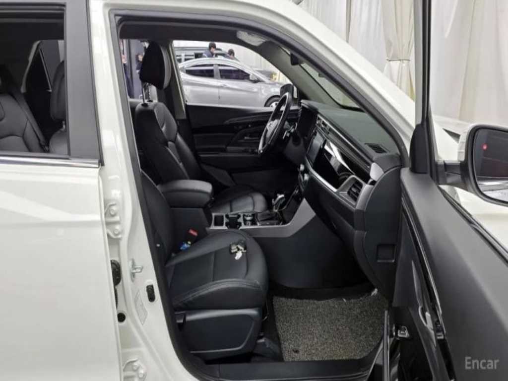 KG모빌리티(쌍용) 코란도 뷰티풀코란도 2WD 가솔린 1.5 C5 플러스 이미지 10