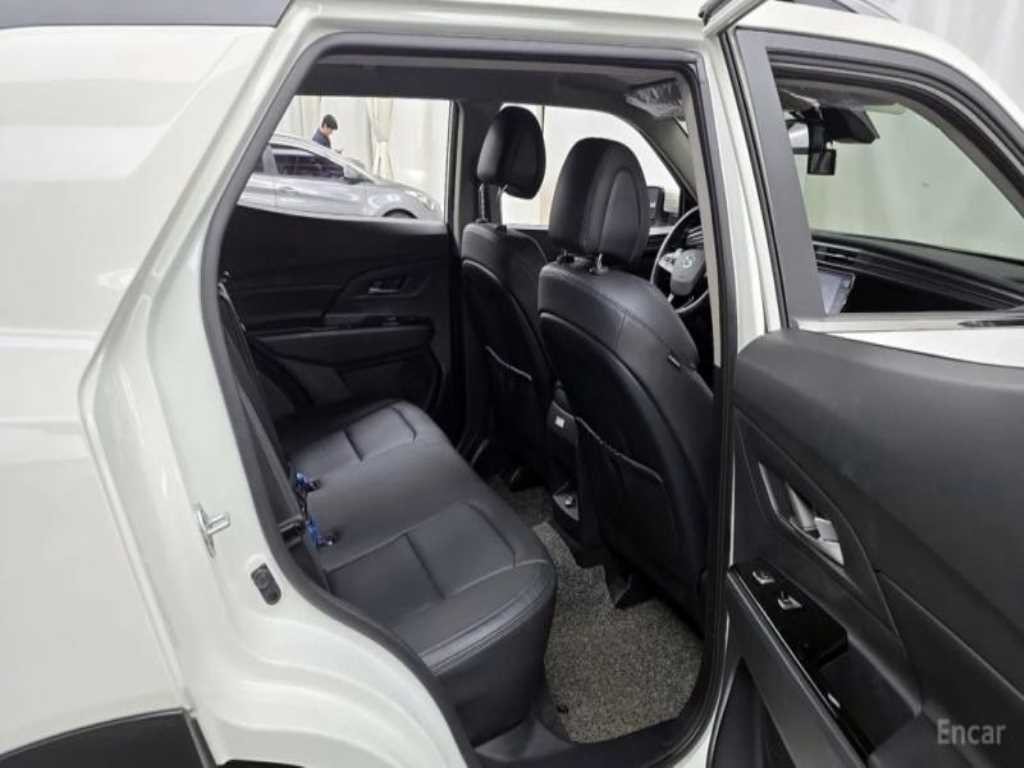 KG모빌리티(쌍용) 코란도 뷰티풀코란도 2WD 가솔린 1.5 C5 플러스 이미지 11
