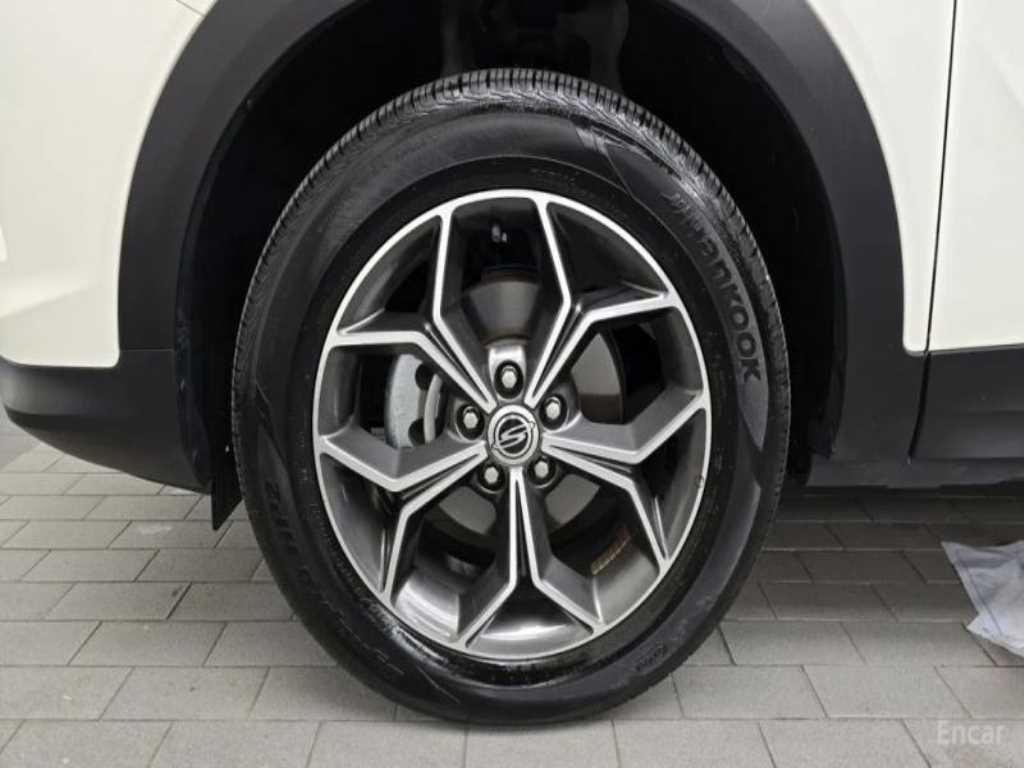 KG모빌리티(쌍용) 코란도 뷰티풀코란도 2WD 가솔린 1.5 C5 플러스 이미지 20