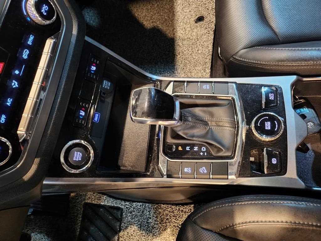 KG모빌리티(쌍용) 코란도 뷰티풀코란도 2WD 가솔린 1.5 C5 이미지 15