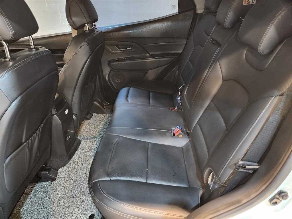 KG모빌리티(쌍용) 코란도 뷰티풀코란도 2WD 가솔린 1.5 C5 이미지 7