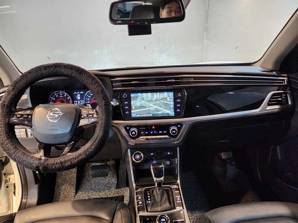 KG모빌리티(쌍용) 코란도 뷰티풀코란도 2WD 가솔린 1.5 C5 이미지 8