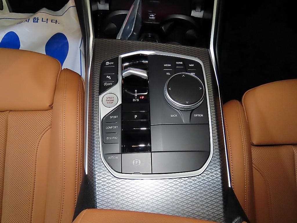 BMW 3시리즈 3시리즈 (G20) 320i M 스포츠 이미지 12