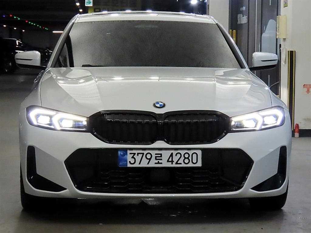 BMW 3시리즈 3시리즈 (G20) 320i M 스포츠 이미지 2