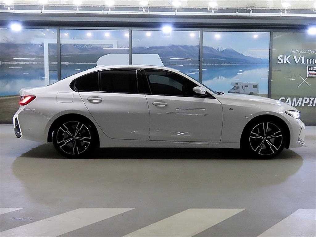 BMW 3시리즈 3시리즈 (G20) 320i M 스포츠 이미지 3