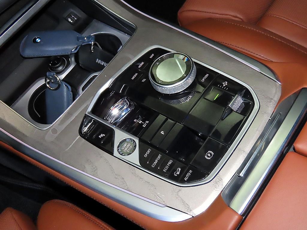 BMW X7 X7 (G07) xDrive 40d 디자인 퓨어 엑셀런스 6인승 이미지 12