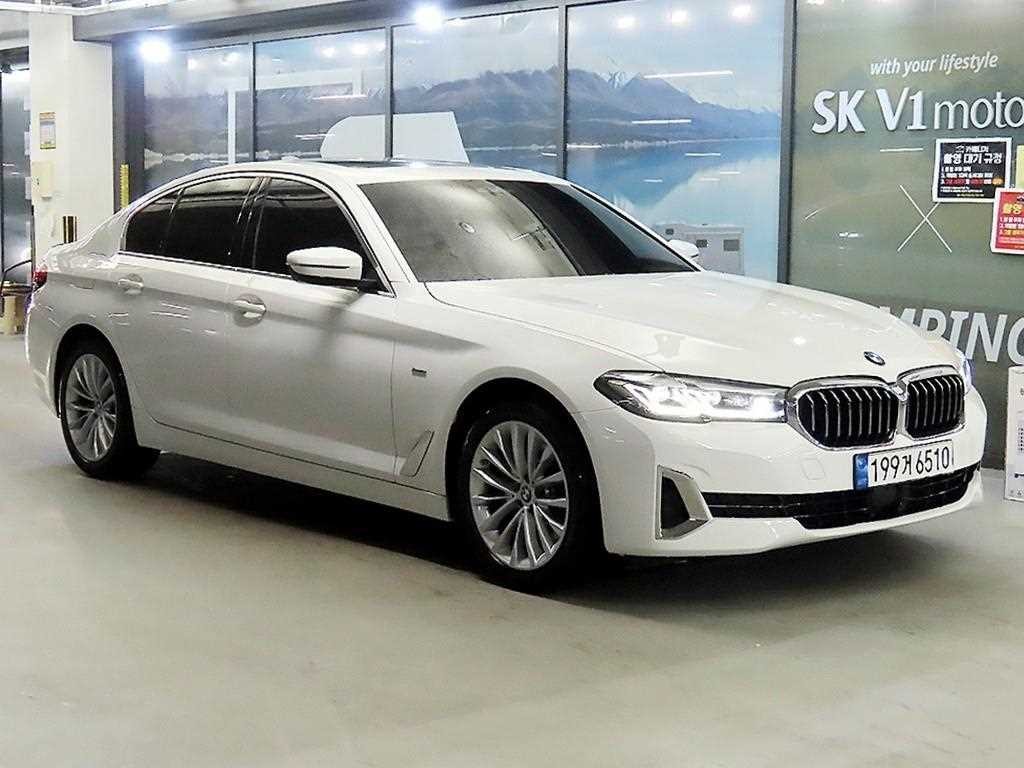 BMW 5시리즈 5시리즈 (G30) 523d xDrive 럭셔리 이미지 1
