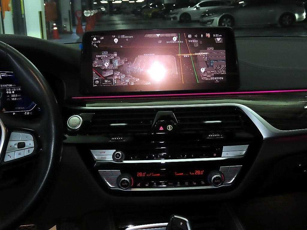 BMW 5시리즈 5시리즈 (G30) 523d xDrive 럭셔리 이미지 11