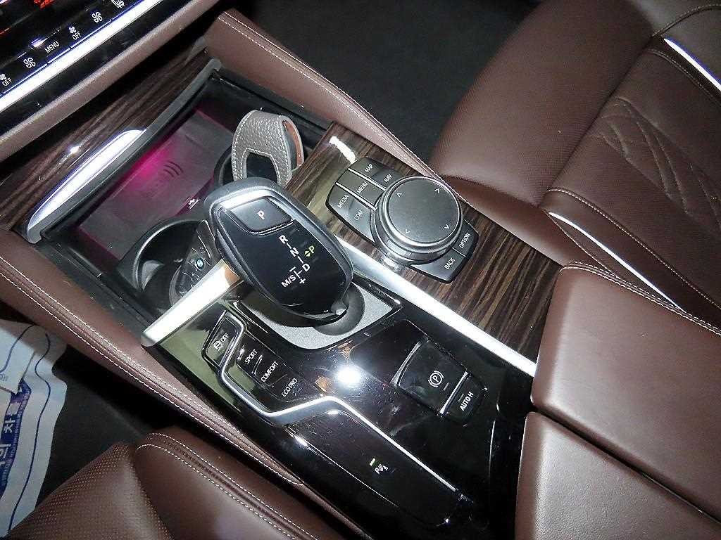 BMW 5시리즈 5시리즈 (G30) 523d xDrive 럭셔리 이미지 12
