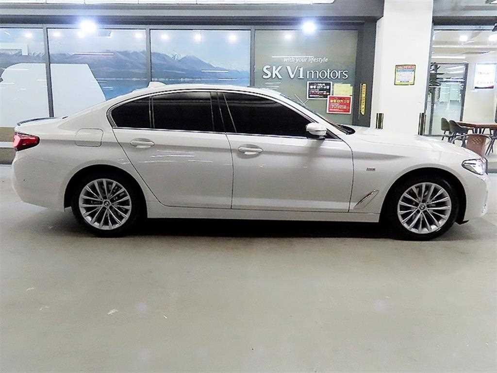 BMW 5시리즈 5시리즈 (G30) 523d xDrive 럭셔리 이미지 3